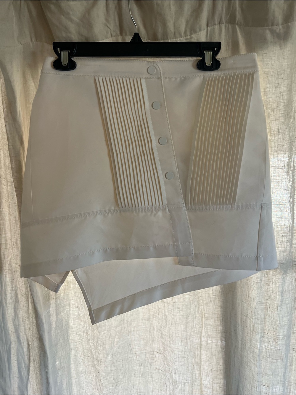 BCBG Runway Pleated Panel White Women’s Asymmetric Skirt